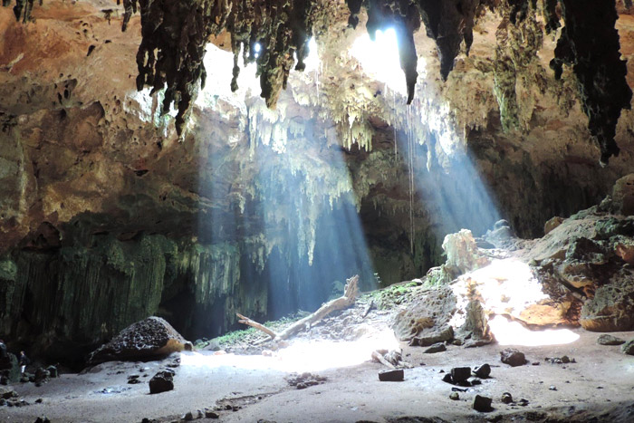 Cavernas y grutas en Loltun Yucatan