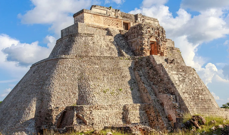 Uxmal y Kabah Tour