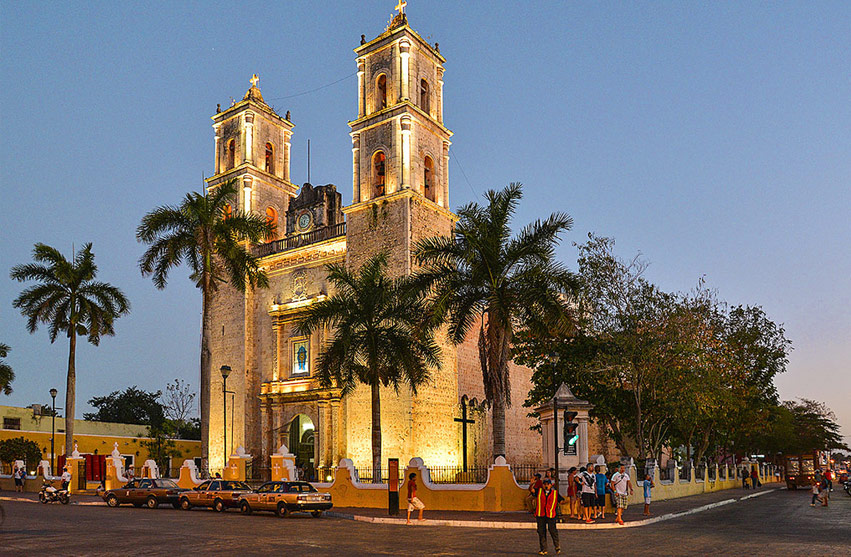 Catedral en el centro histórico de Valladolid Yucatán